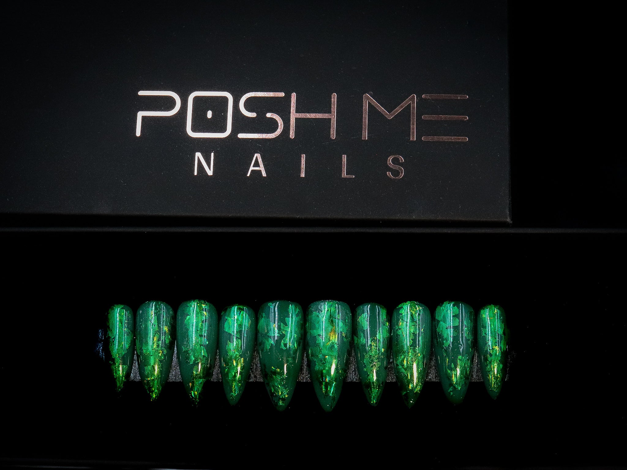 Custom Gel Nail – Green Foil